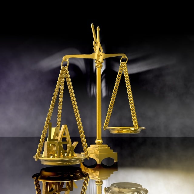 Criminal Defense Attorneys: Navigating Class Action Lawsuits – Steps & Risks